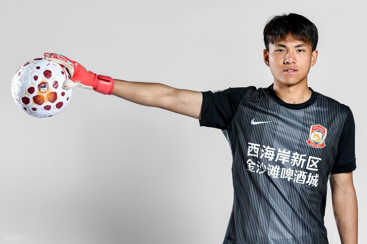 青岛西海岸也是豪门！国足门将李昊回应为何不去豪门，获赞情商高